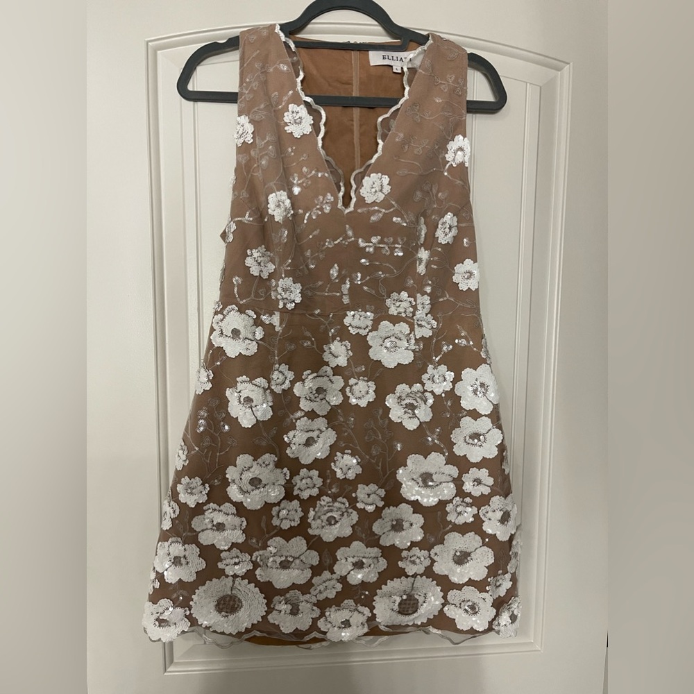 Elliatt Elodie Floral Appliqué Mini Dress